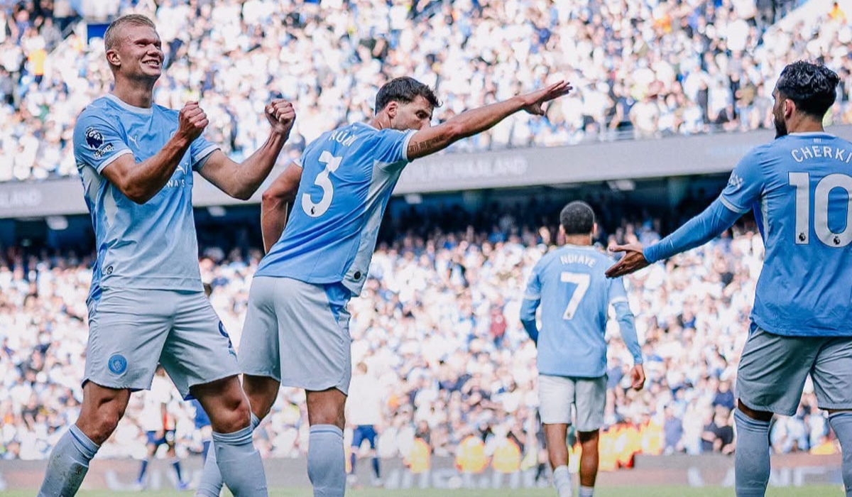 Manchester City Extend Win Streak to Three Matches to Claim Premier League Summit